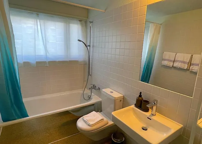 シャレー Thun Alps Scenic Views And Concierge By Swisshut *